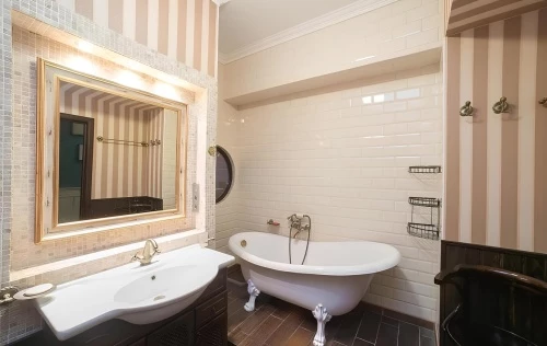 Багет и зеркала для ванной. Автор проекта Оксана Садовская