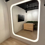 Миниатюра Фигурное зеркало с фронтальной подсветкой