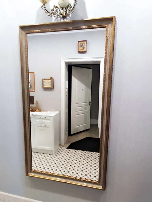 Зеркало в багетной раме