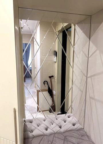 Зеркало панно в прихожей