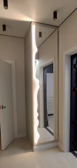 Прямоугольное зеркало с боковой подсветкой