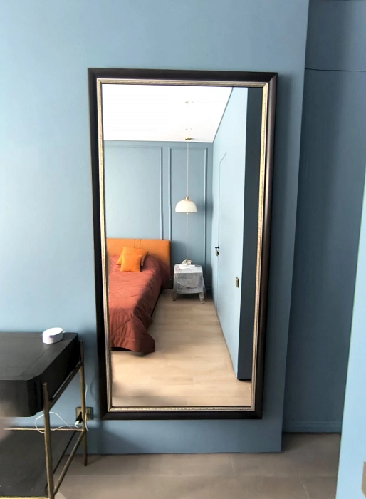 Зеркало с багетной рамой прямоугольное