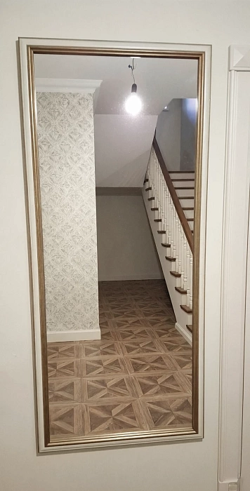 Прямоугольное зеркало в багете