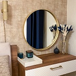 Миниатюра Круглое зеркало в стиле лофт в спальню