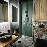 Миниатюра Зеркало с подсветкой и душевая